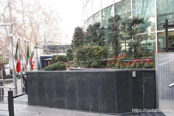 چرا باید فلاورباکس آب بندی شود؟